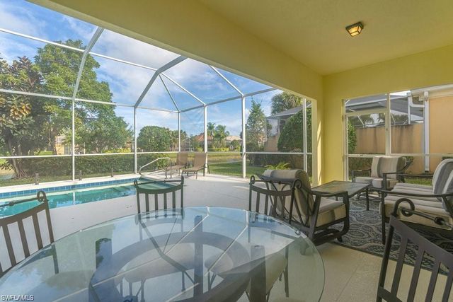 7687 Hernando CT, Naples, FL 34114