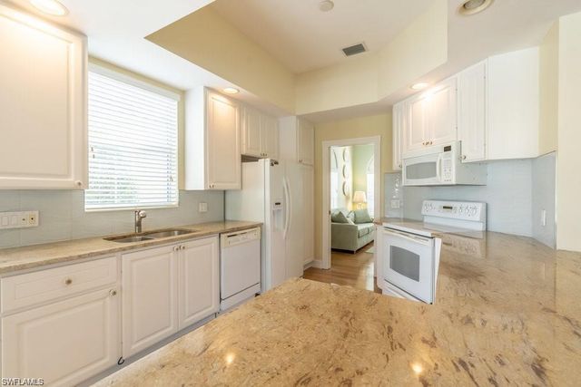 7687 Hernando CT, Naples, FL 34114