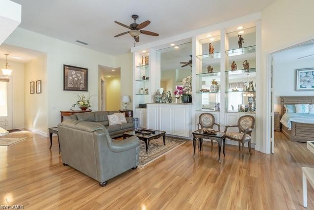 7687 Hernando CT, Naples, FL 34114