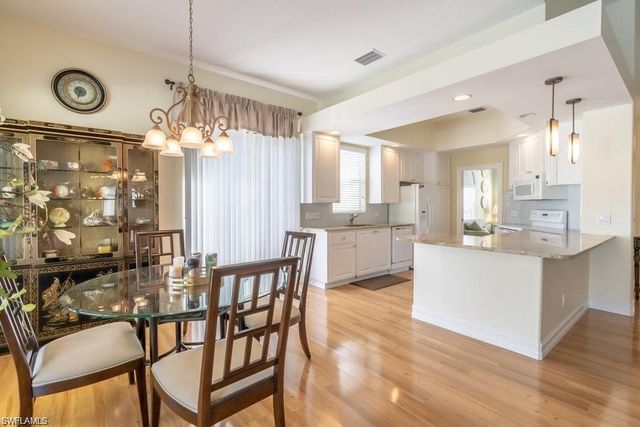 7687 Hernando CT, Naples, FL 34114