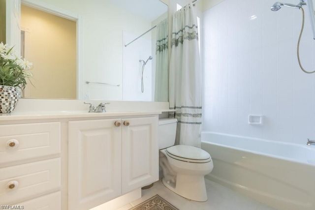 7687 Hernando CT, Naples, FL 34114