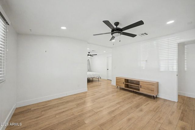 7725 E MCKINLEY Street, Scottsdale, AZ 85257