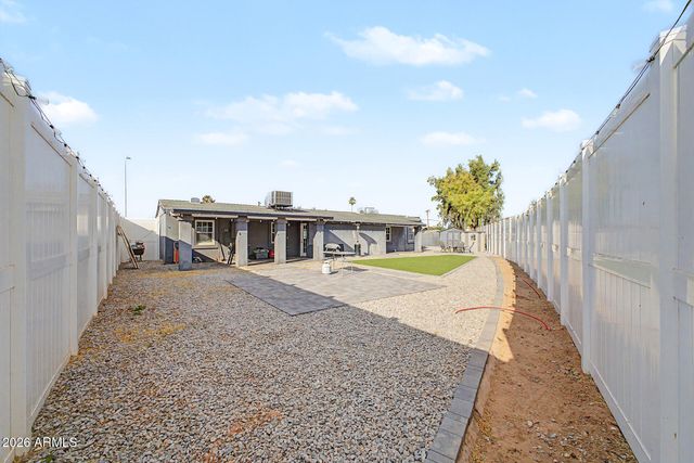 7725 E MCKINLEY Street, Scottsdale, AZ 85257