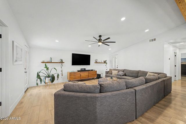 7725 E MCKINLEY Street, Scottsdale, AZ 85257