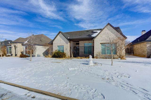609 Calvin Drive, Wolfforth, TX 79382