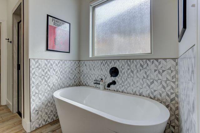 609 Calvin Drive, Wolfforth, TX 79382