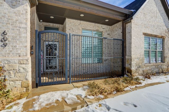 609 Calvin Drive, Wolfforth, TX 79382