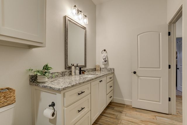 609 Calvin Drive, Wolfforth, TX 79382