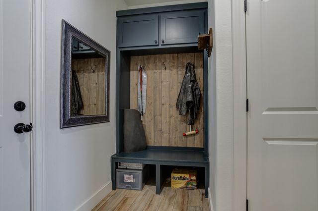 609 Calvin Drive, Wolfforth, TX 79382