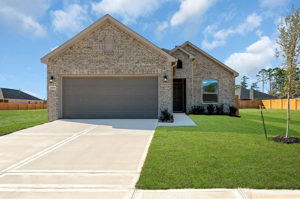 27079 Badger Way E, Magnolia, TX 77354
