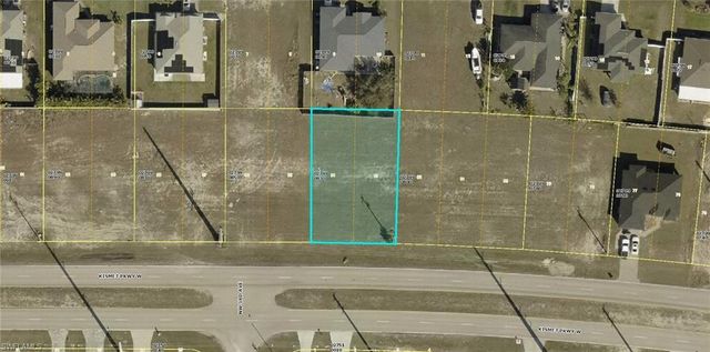 221 Kismet PKWY W, Cape Coral, FL 33993