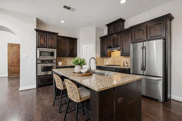 821 La Cima, Irving, TX 75039