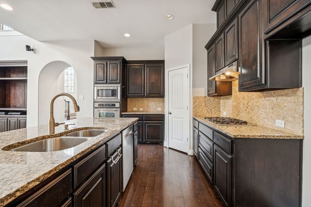 821 La Cima, Irving, TX 75039