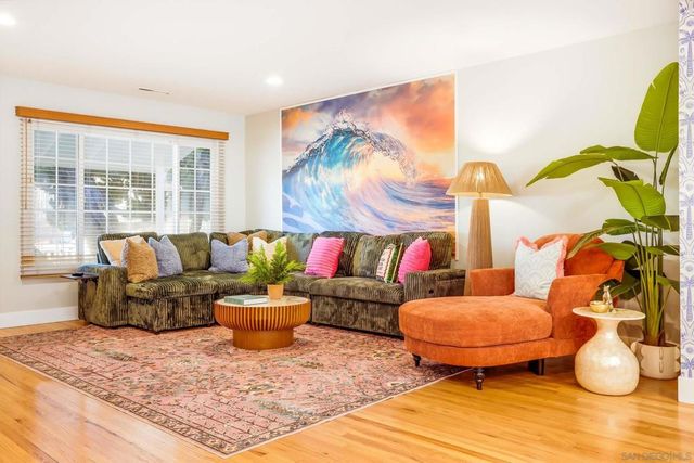 1626 Oliver, San Diego, CA 92109