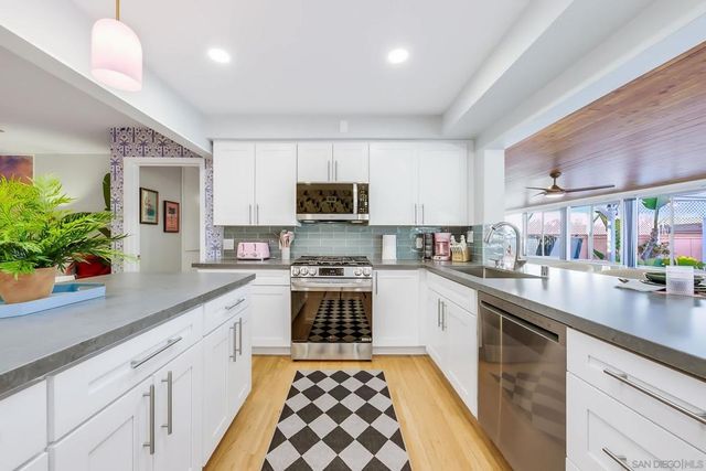 1626 Oliver, San Diego, CA 92109
