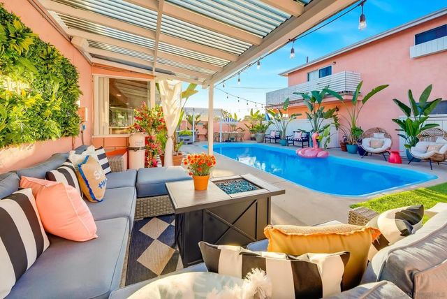 1626 Oliver, San Diego, CA 92109