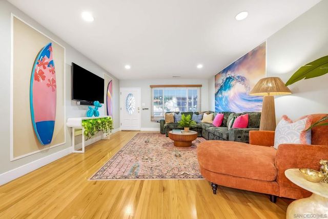1626 Oliver, San Diego, CA 92109