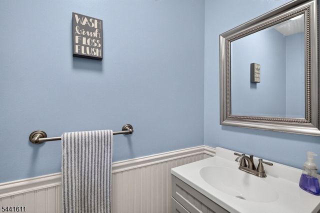 31 Chelsea Cir, Raritan Twp., NJ 08822