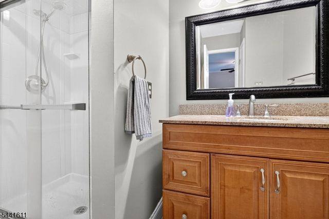 31 Chelsea Cir, Raritan Twp., NJ 08822