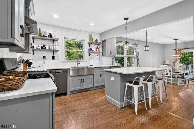 31 Chelsea Cir, Raritan Twp., NJ 08822