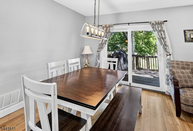 31 Chelsea Cir, Raritan Twp., NJ 08822