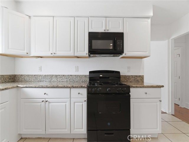 5712 5th Avenue, Los Angeles, CA 90043