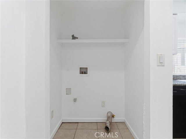 5712 5th Avenue, Los Angeles, CA 90043