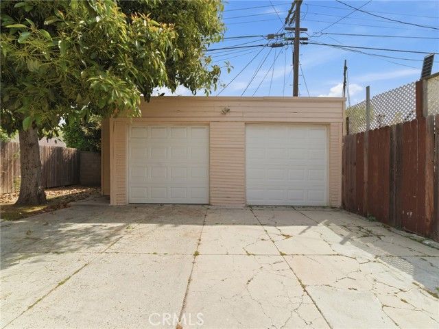 5712 5th Avenue, Los Angeles, CA 90043