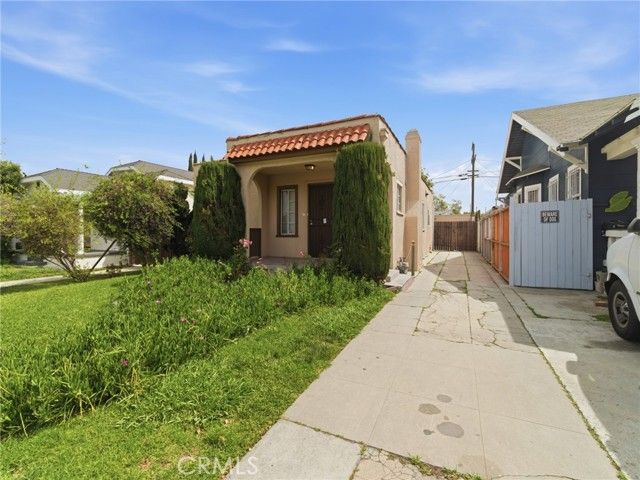 5712 5th Avenue, Los Angeles, CA 90043