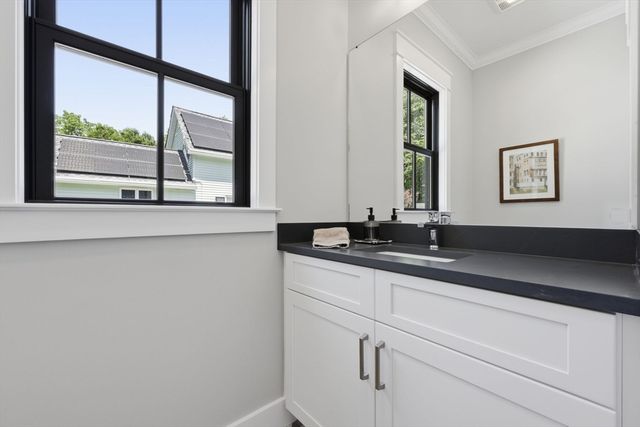 33 Landy Ave, Northampton, MA 01062