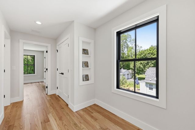 33 Landy Ave, Northampton, MA 01062