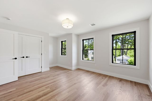 33 Landy Ave, Northampton, MA 01062