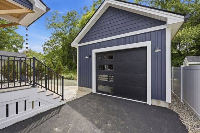 33 Landy Ave, Northampton, MA 01062