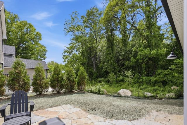 33 Landy Ave, Northampton, MA 01062
