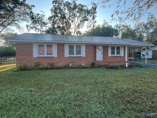 212 Cherry Street, Hartselle, AL 35640