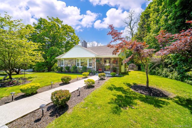 15 Maple Road, Central Valley, NY 10917