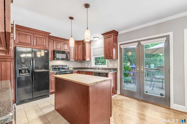 279 Pastors Walk, Monroe, CT 06468