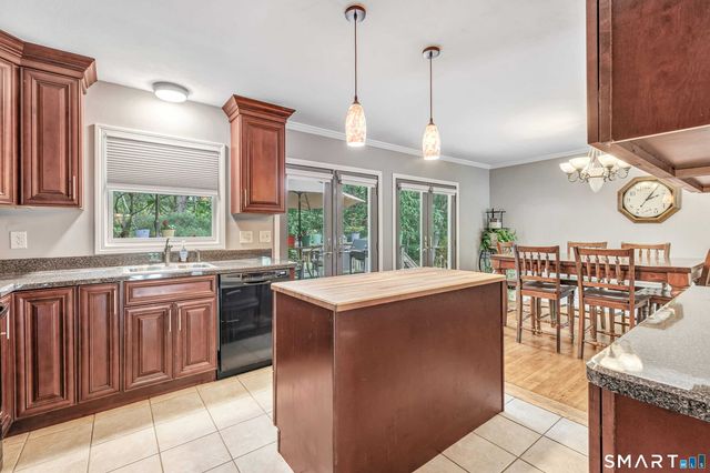 279 Pastors Walk, Monroe, CT 06468