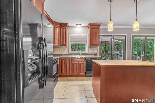 279 Pastors Walk, Monroe, CT 06468