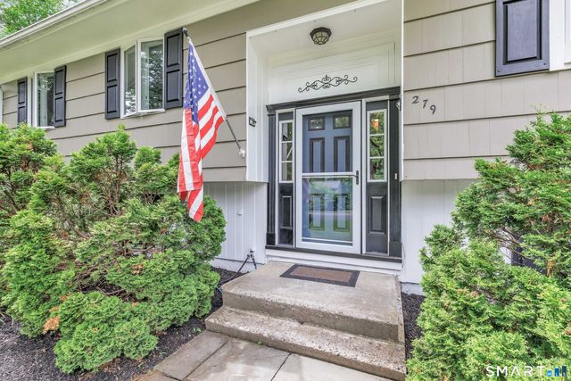 279 Pastors Walk, Monroe, CT 06468