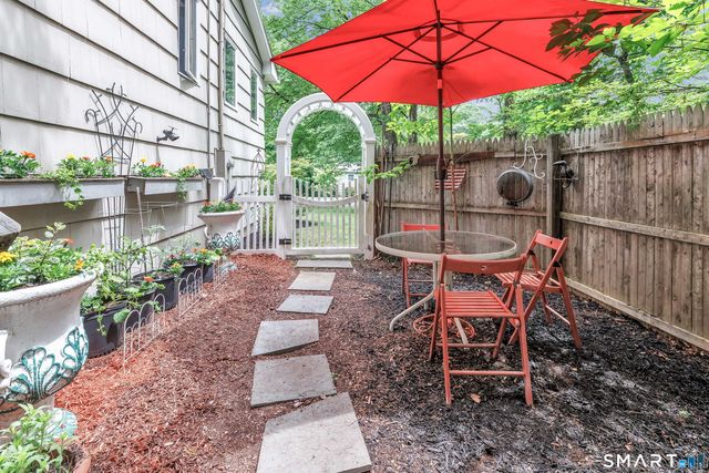 279 Pastors Walk, Monroe, CT 06468