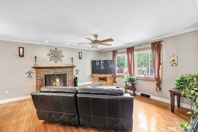 279 Pastors Walk, Monroe, CT 06468