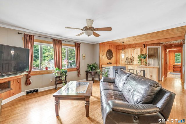 279 Pastors Walk, Monroe, CT 06468