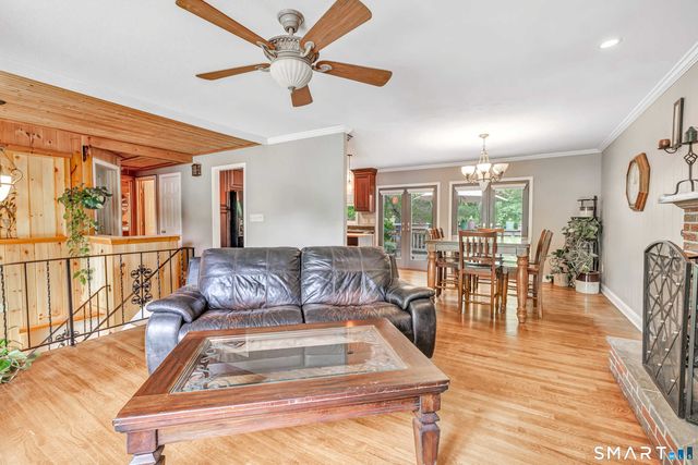 279 Pastors Walk, Monroe, CT 06468