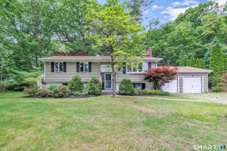 279 Pastors Walk, Monroe, CT 06468