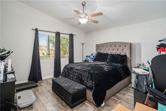 2811 E La Vida Drive, Lancaster, CA 93535