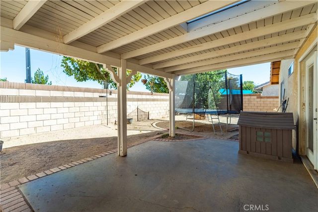 2811 E La Vida Drive, Lancaster, CA 93535