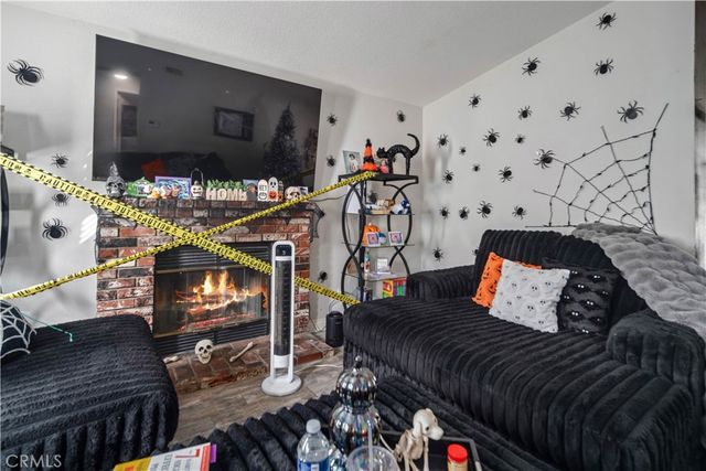2811 E La Vida Drive, Lancaster, CA 93535