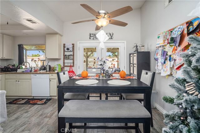 2811 E La Vida Drive, Lancaster, CA 93535
