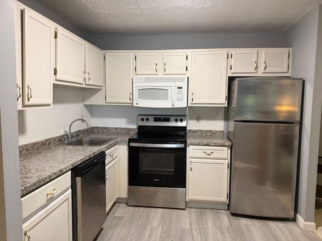 491 W Central St D1, Franklin, MA 02038
